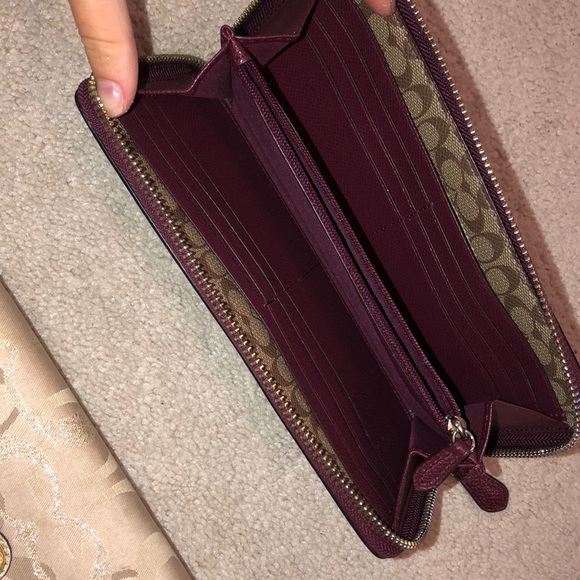 Authentic coach wallets - Picture 2 of 3